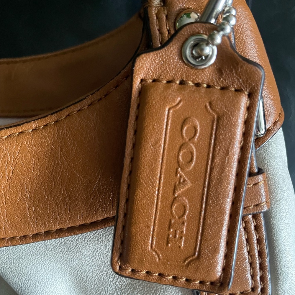 Coach Soho Leather Shoulder Bag Cream - Picture 6 of 12